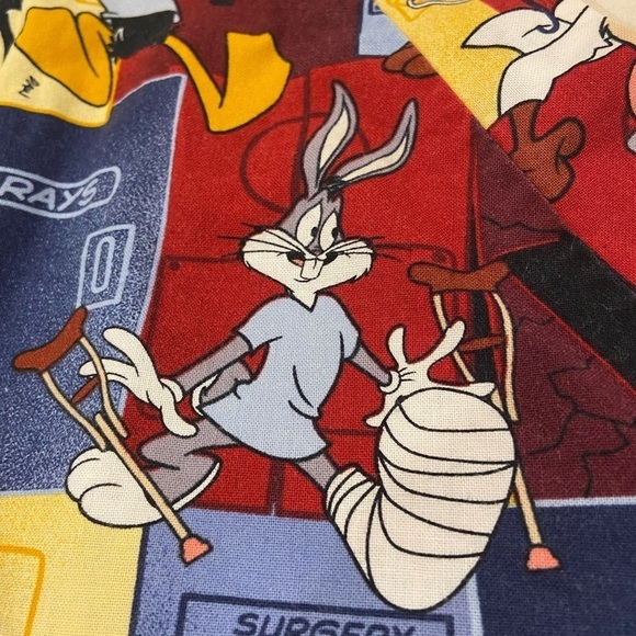 Looney Tunes Scrubs Bugs Bunny Tasmanian Devil Daffy Duck Tweety Bird Cartoon - Picture 9 of 11